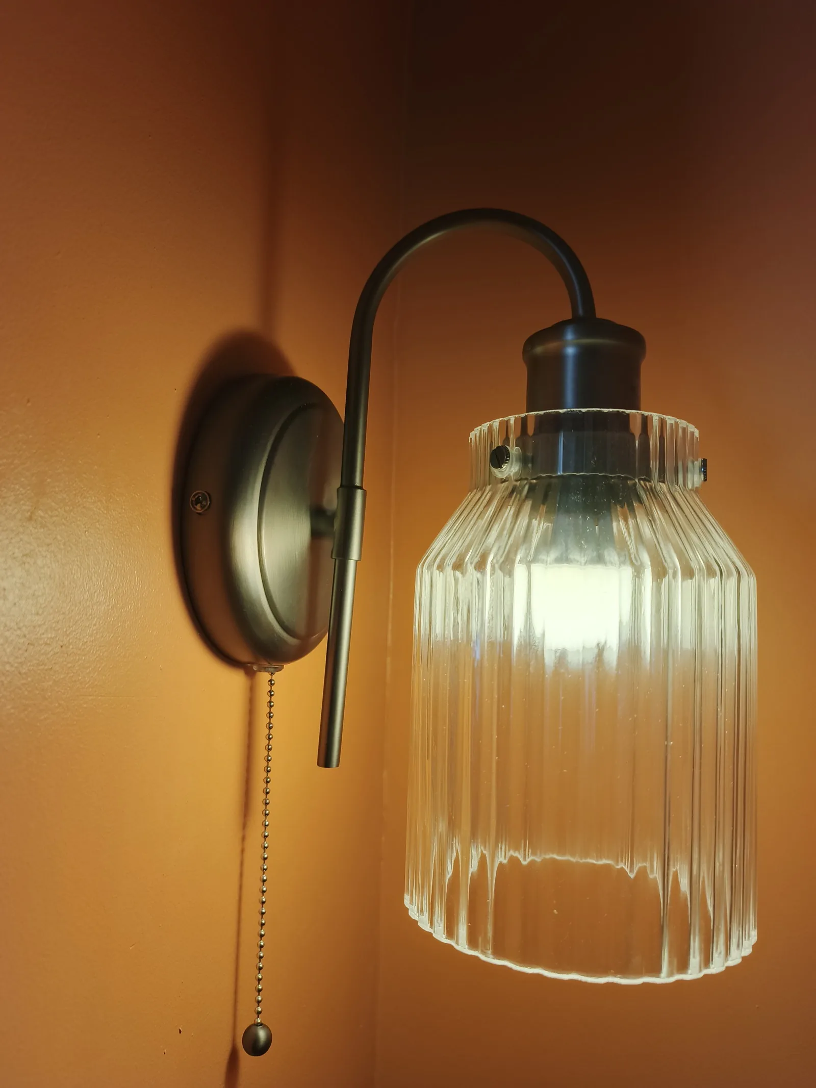 Bathroom wall light with fluted glass shade and pull-cord switch, Bournemouth BH5