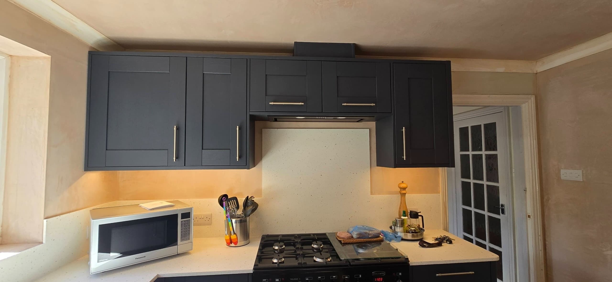 Extractor fan wiring — soffit route